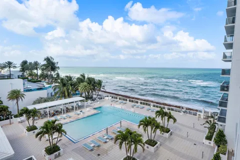 2751 S Ocean Drive #602s