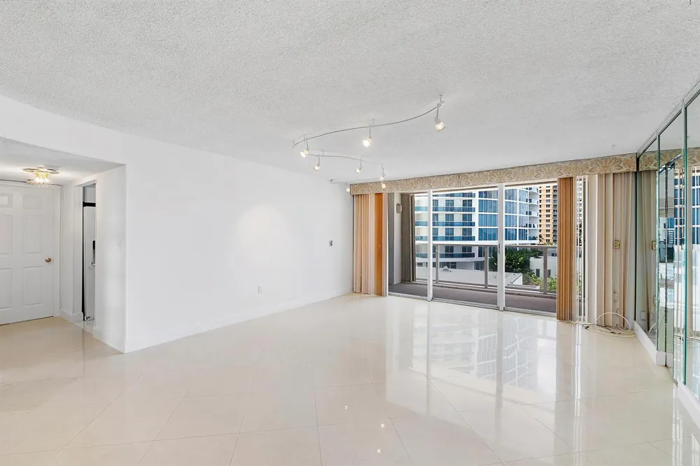 2751 S Ocean Drive #602s Hollywood, FL 33019