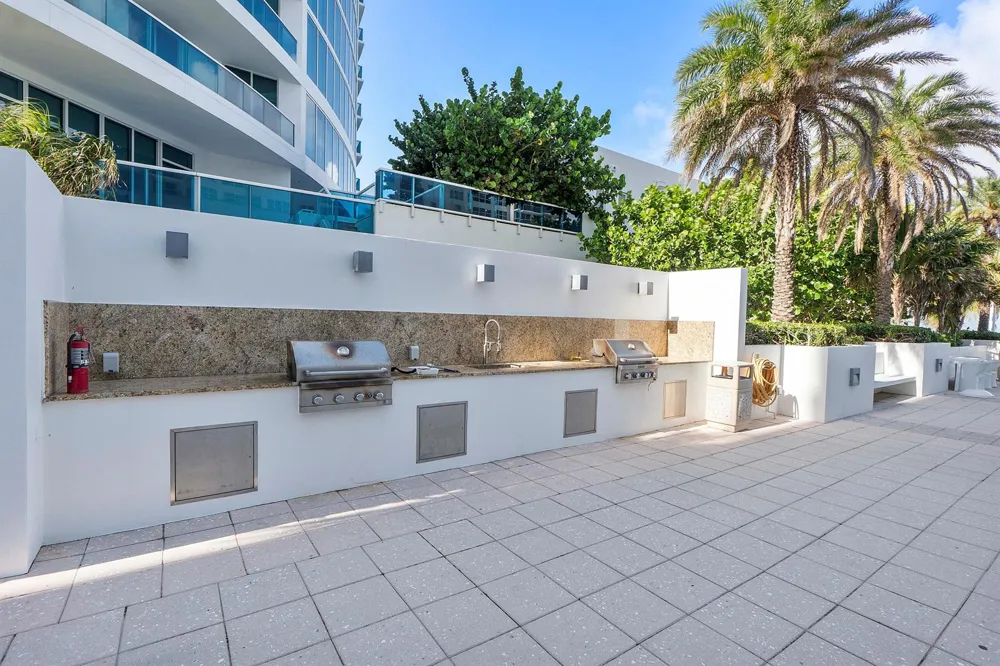 2751 S Ocean Drive #602s Hollywood, FL 33019