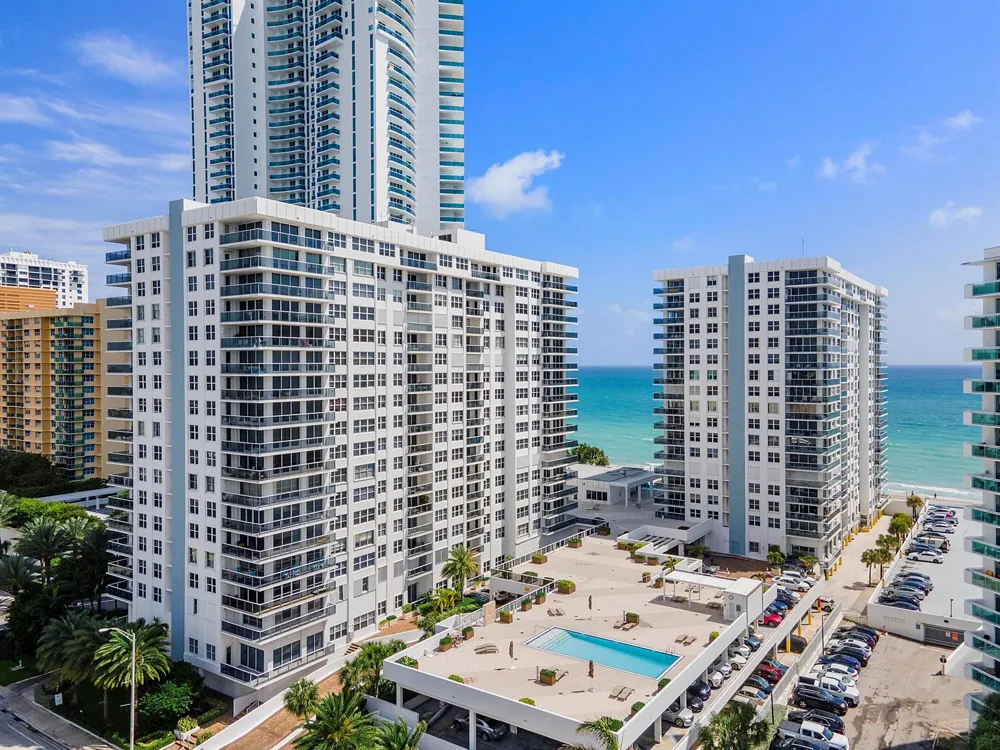 2751 S Ocean Drive #602s Hollywood, FL 33019