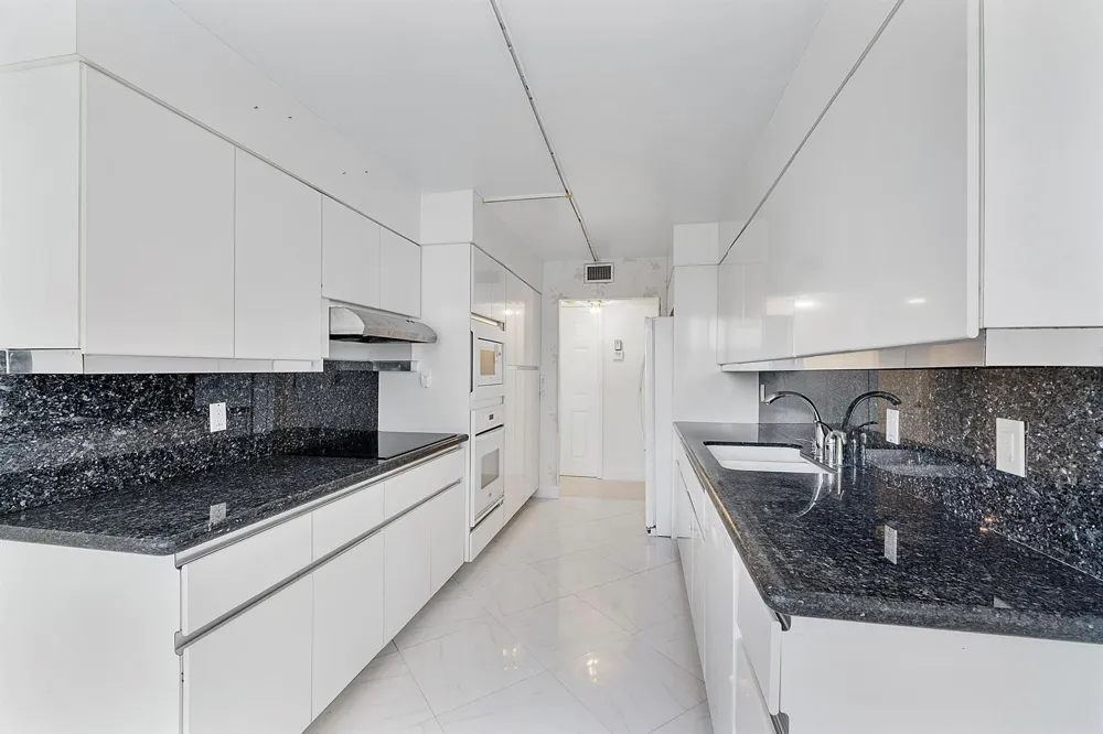 2751 S Ocean Drive #602s Hollywood, FL 33019