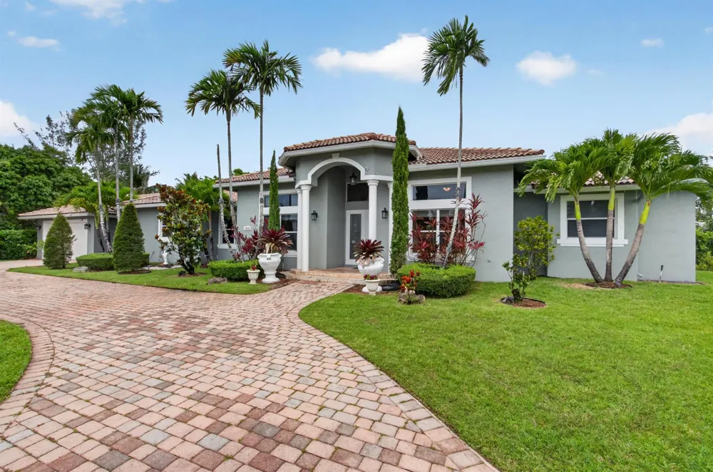 16541 SW 62nd Street Southwest Ranches, FL 33331