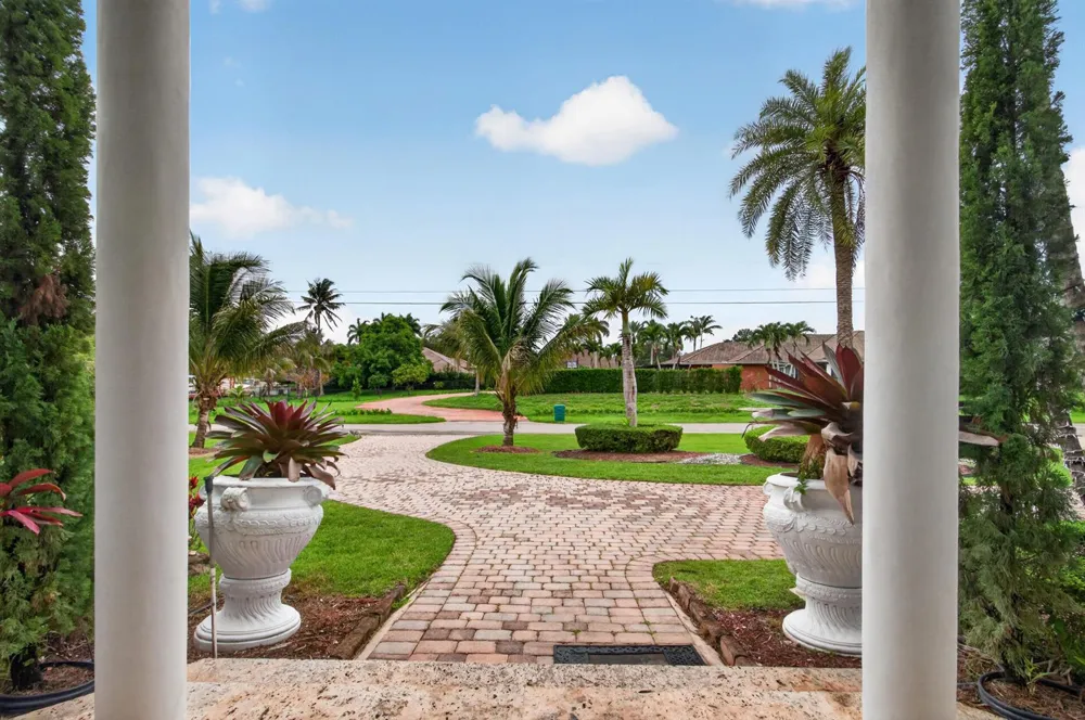 16541 SW 62nd Street Southwest Ranches, FL 33331