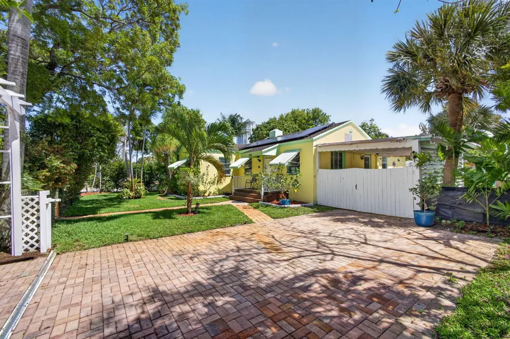 502 49th Street West Palm Beach, FL 33407