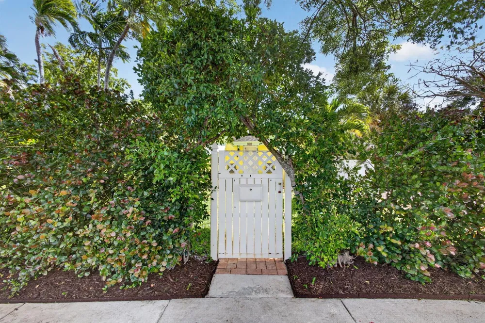 502 49th Street West Palm Beach, FL 33407