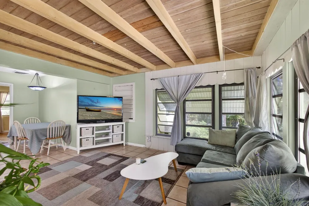 502 49th Street West Palm Beach, FL 33407