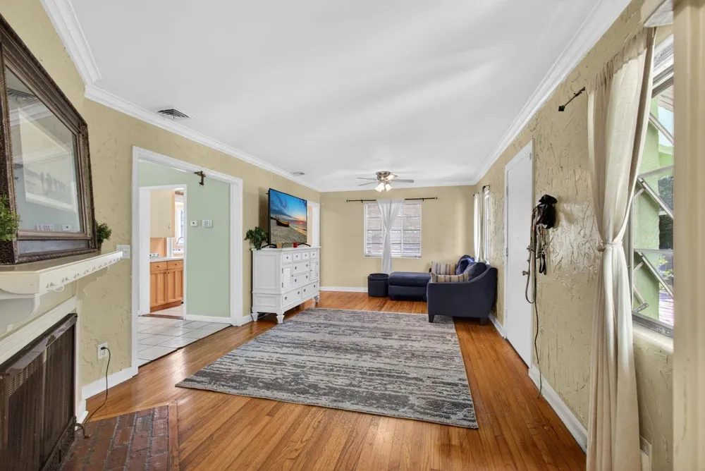 502 49th Street West Palm Beach, FL 33407