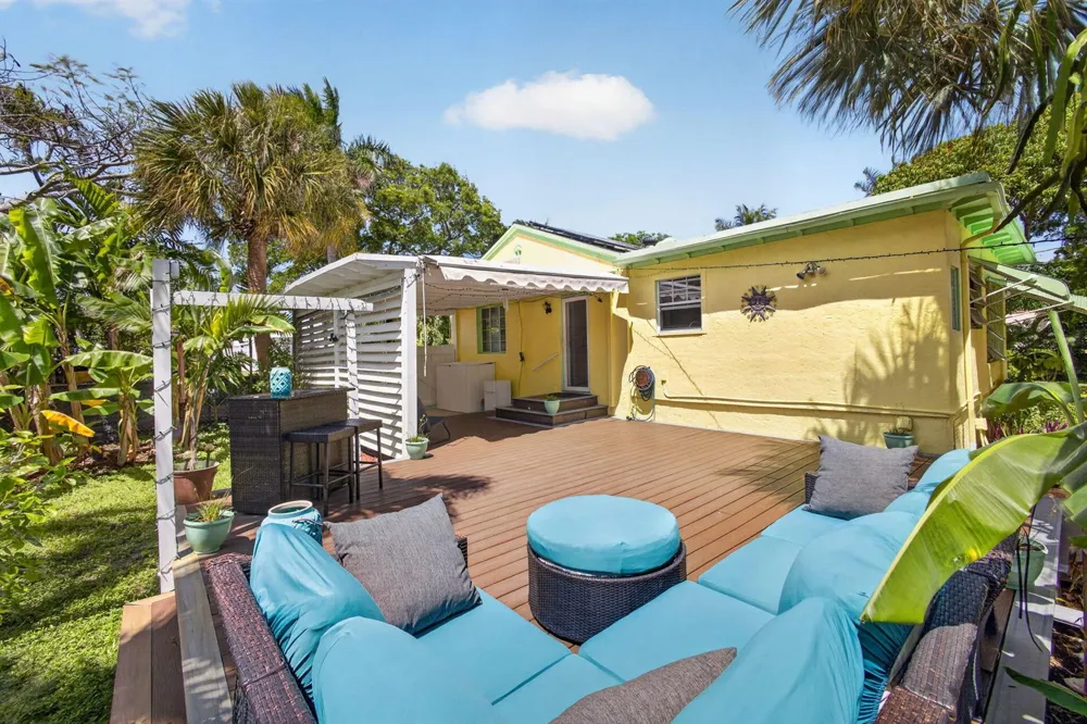 502 49th Street West Palm Beach, FL 33407