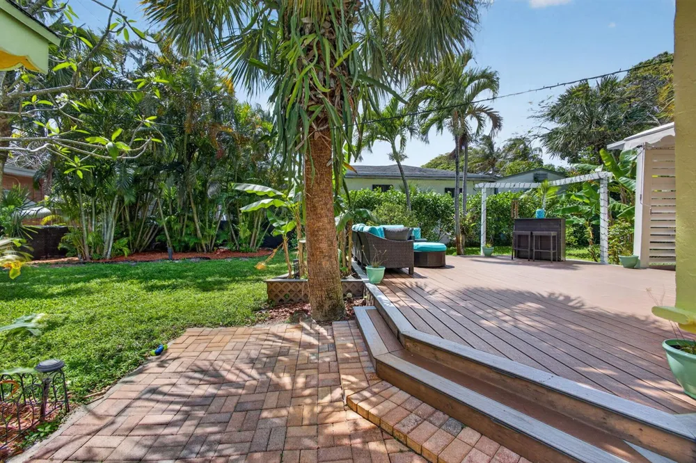 502 49th Street West Palm Beach, FL 33407
