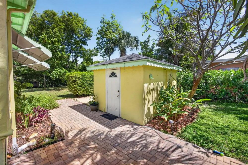502 49th Street West Palm Beach, FL 33407