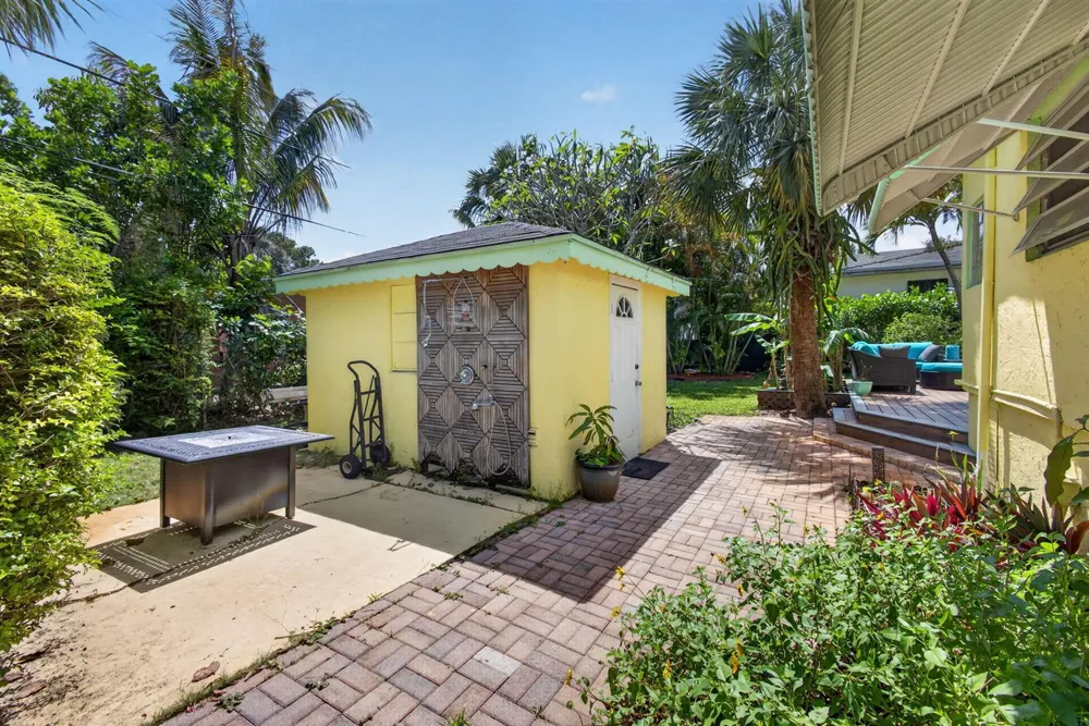 502 49th Street West Palm Beach, FL 33407