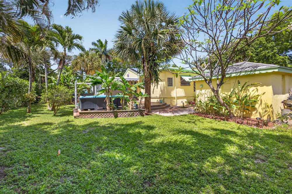 502 49th Street West Palm Beach, FL 33407