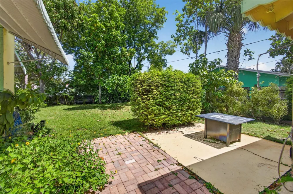 502 49th Street West Palm Beach, FL 33407