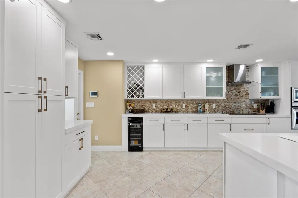 2141 NE 29th Street Lighthouse Point, FL 33064