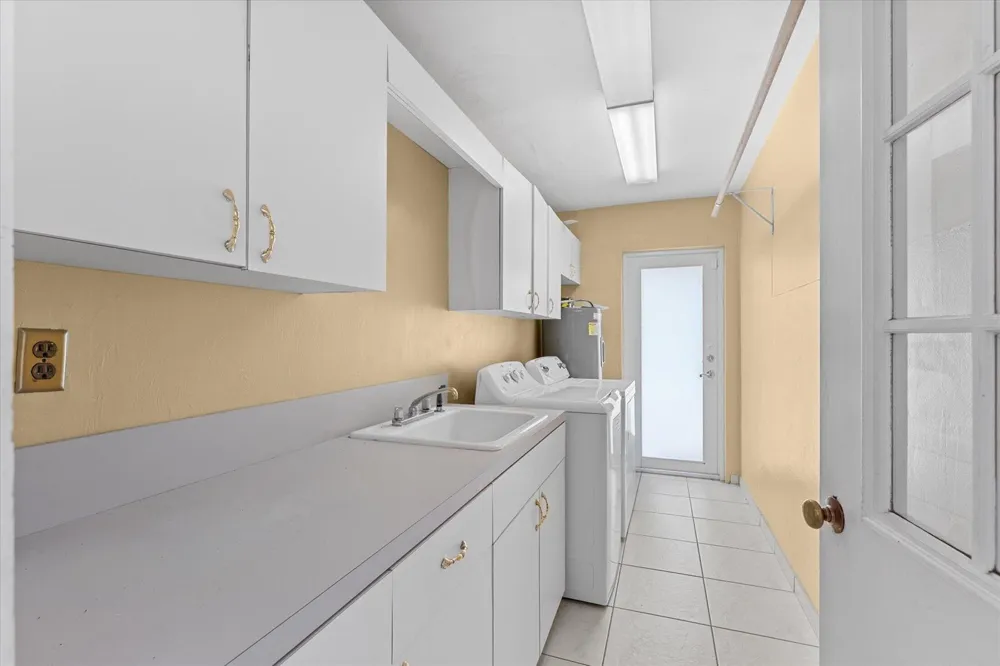 2141 NE 29th Street Lighthouse Point, FL 33064
