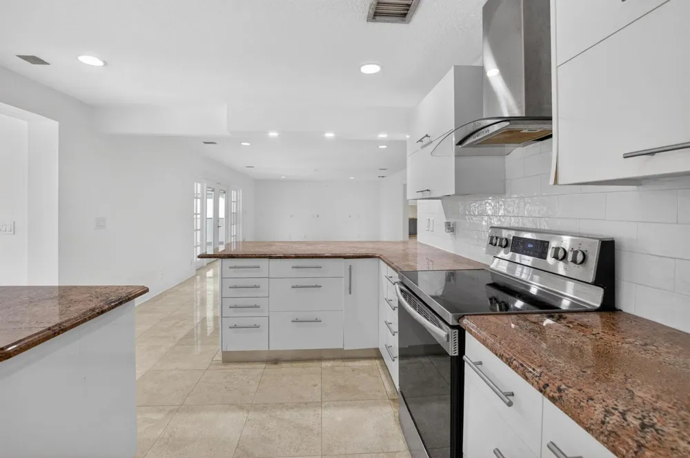 8044 Twin Lake Drive Boca Raton, FL 33496