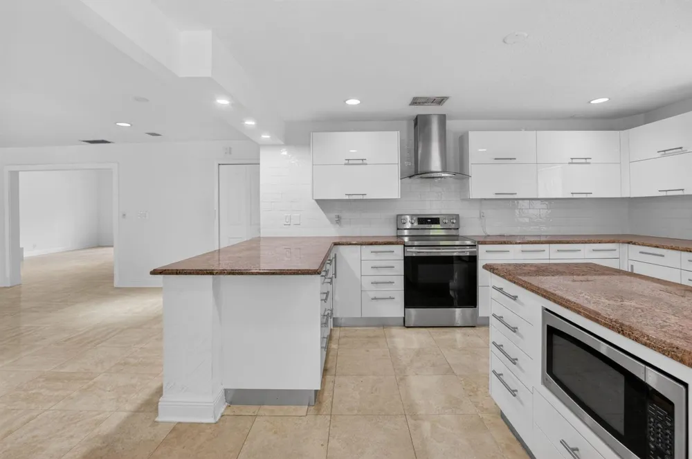 8044 Twin Lake Drive Boca Raton, FL 33496