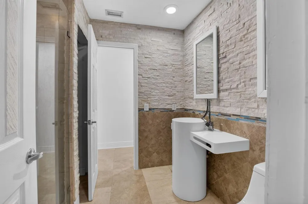 8044 Twin Lake Drive Boca Raton, FL 33496