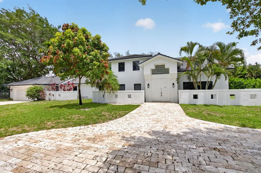 8044 Twin Lake Drive Boca Raton, FL 33496