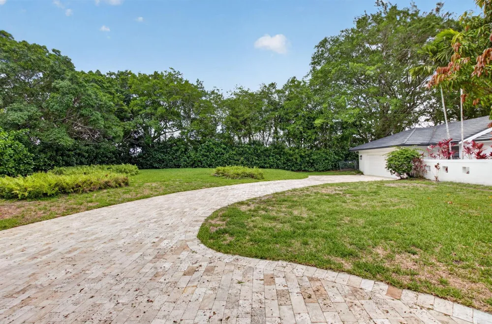8044 Twin Lake Drive Boca Raton, FL 33496