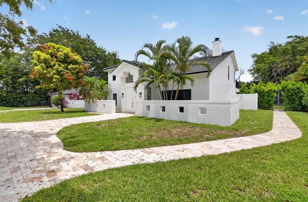 8044 Twin Lake Drive Boca Raton, FL 33496