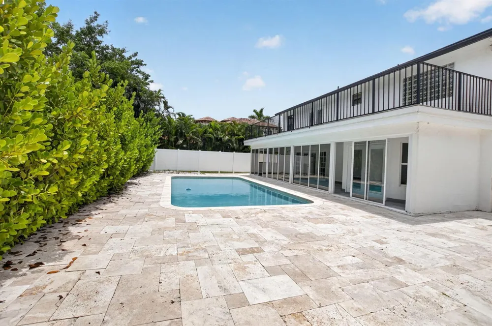 8044 Twin Lake Drive Boca Raton, FL 33496