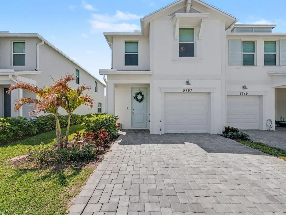 5747 SE Edgewater Circle Stuart, FL 34997