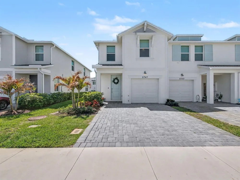 5747 SE Edgewater Circle Stuart, FL 34997
