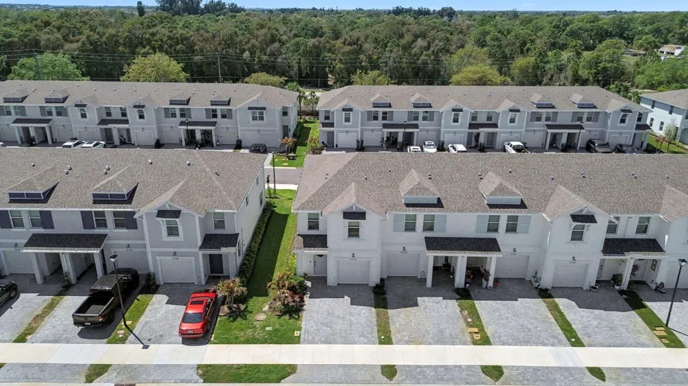 5747 SE Edgewater Circle Stuart, FL 34997