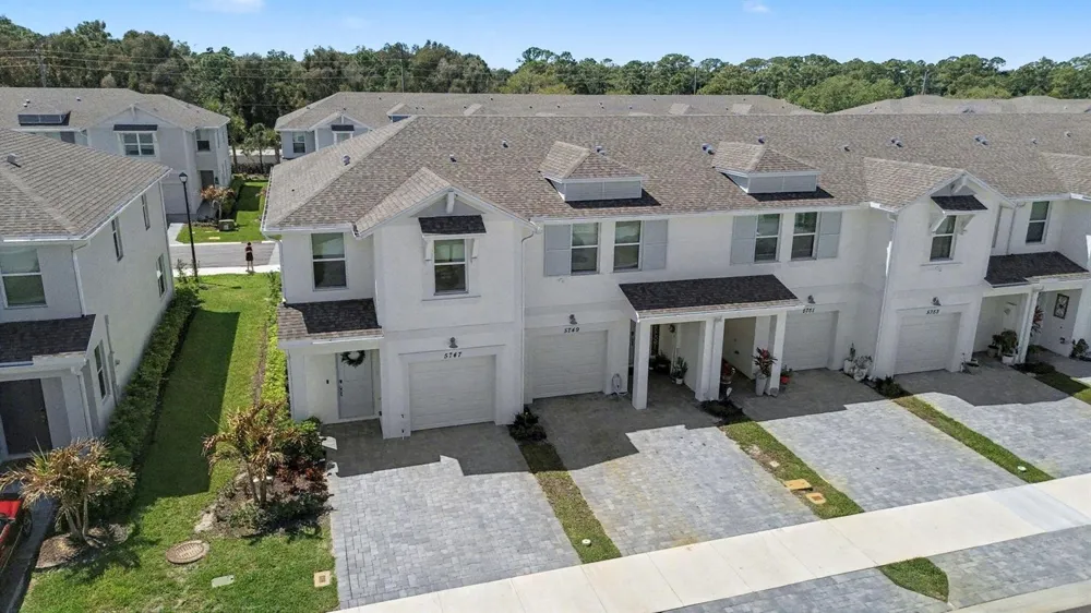 5747 SE Edgewater Circle Stuart, FL 34997