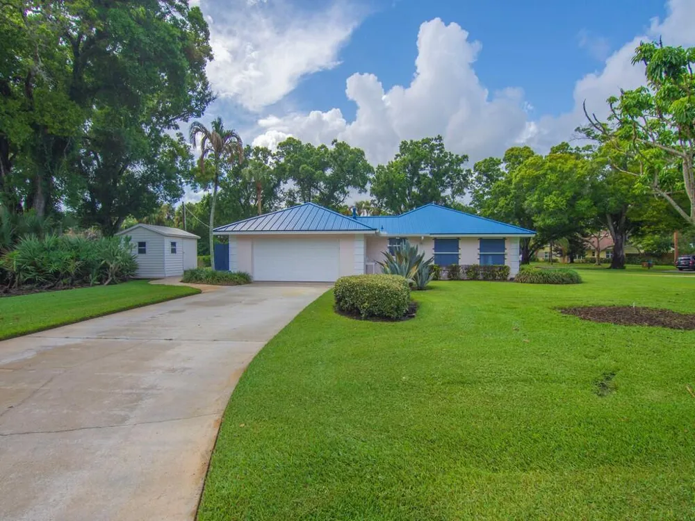 2301 Avalon Avenue Vero Beach, FL 32960