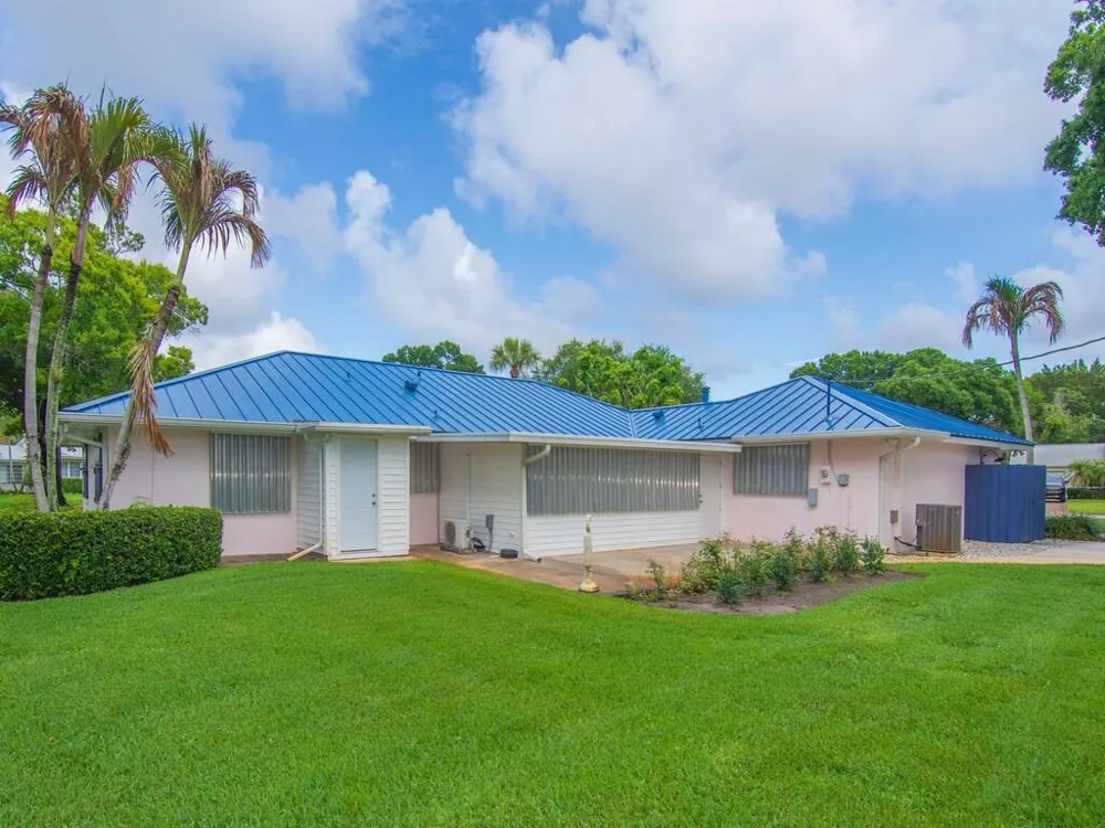 2301 Avalon Avenue Vero Beach, FL 32960