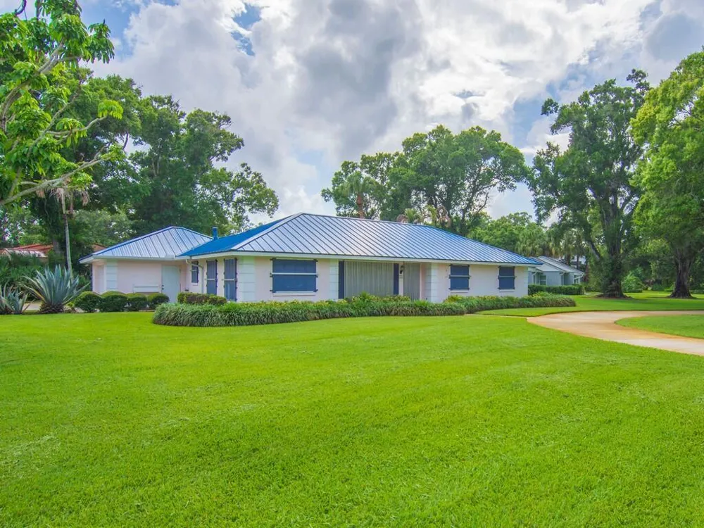 2301 Avalon Avenue Vero Beach, FL 32960