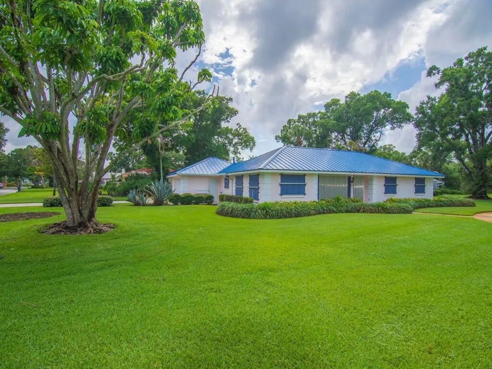 2301 Avalon Avenue Vero Beach, FL 32960