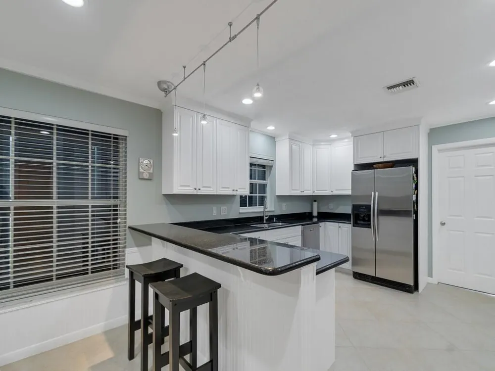 2301 Avalon Avenue Vero Beach, FL 32960