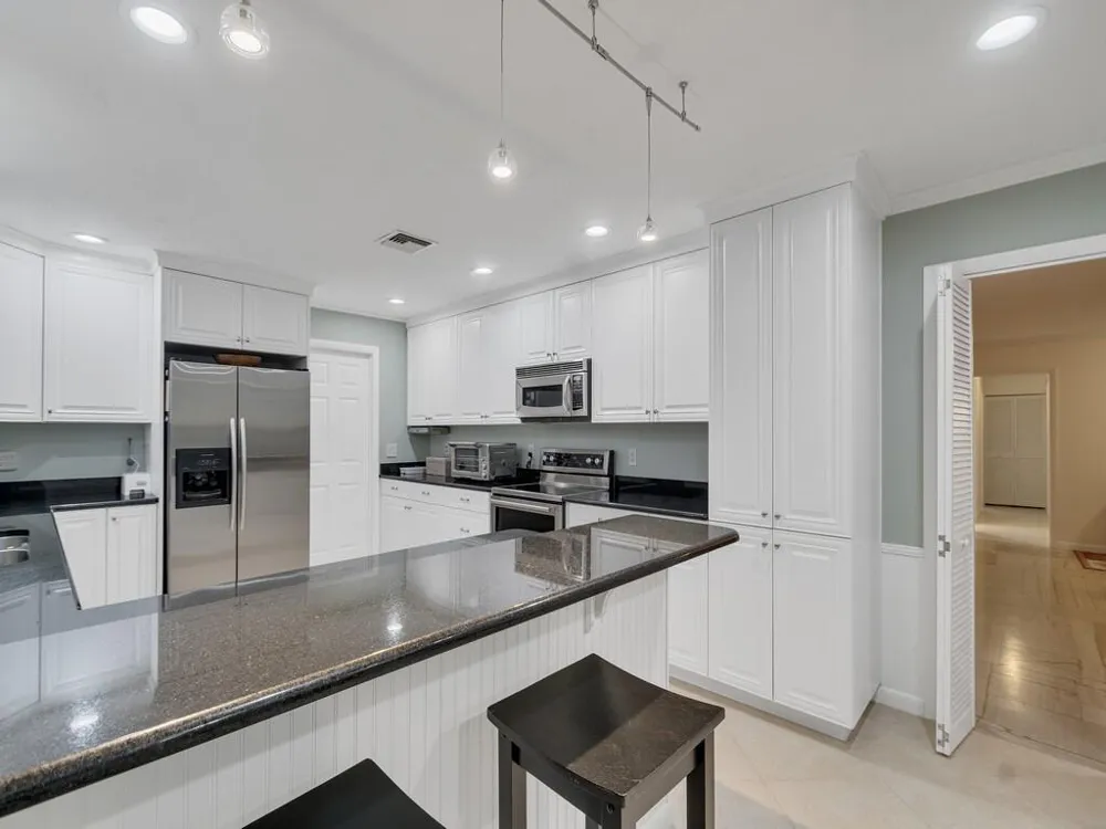 2301 Avalon Avenue Vero Beach, FL 32960