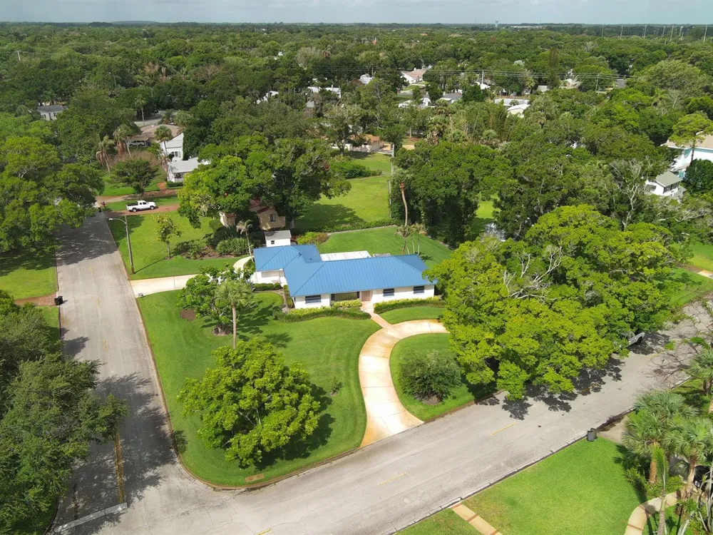 2301 Avalon Avenue Vero Beach, FL 32960