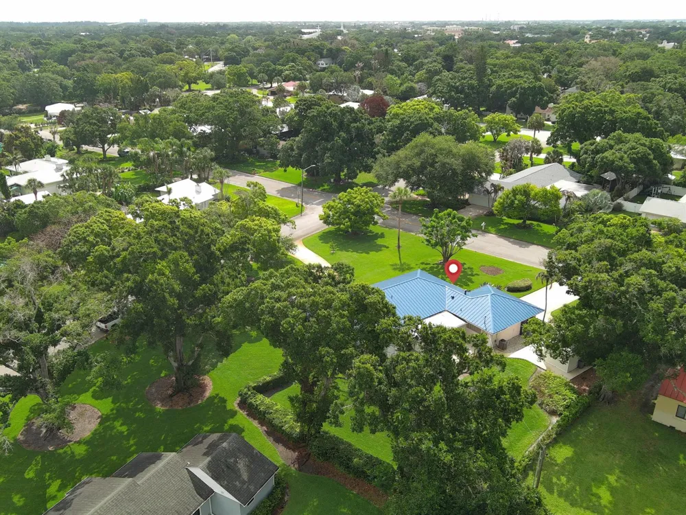 2301 Avalon Avenue Vero Beach, FL 32960