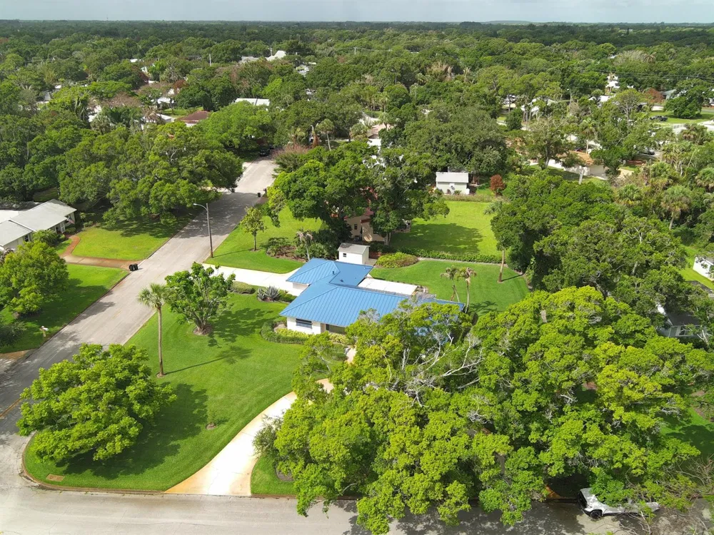 2301 Avalon Avenue Vero Beach, FL 32960