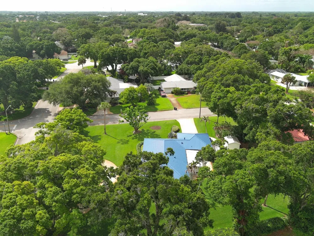 2301 Avalon Avenue Vero Beach, FL 32960