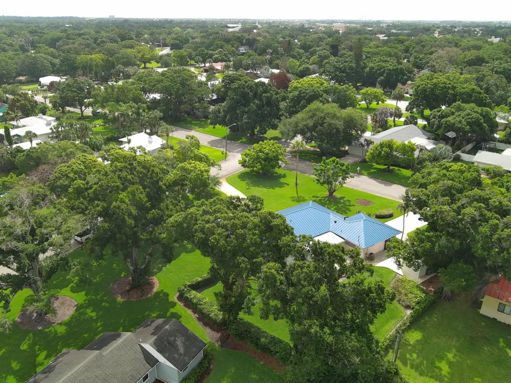 2301 Avalon Avenue Vero Beach, FL 32960
