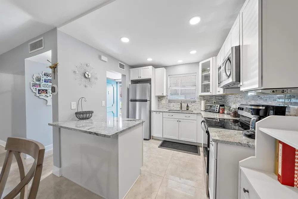 725 Lori Drive #111 Palm Springs, FL 33461