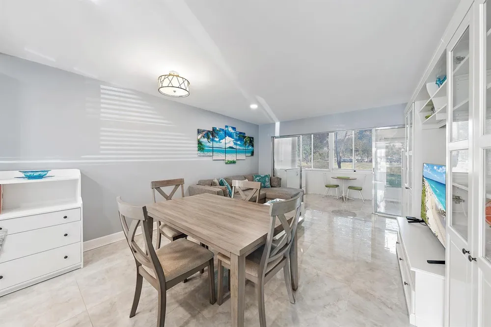 725 Lori Drive #111 Palm Springs, FL 33461