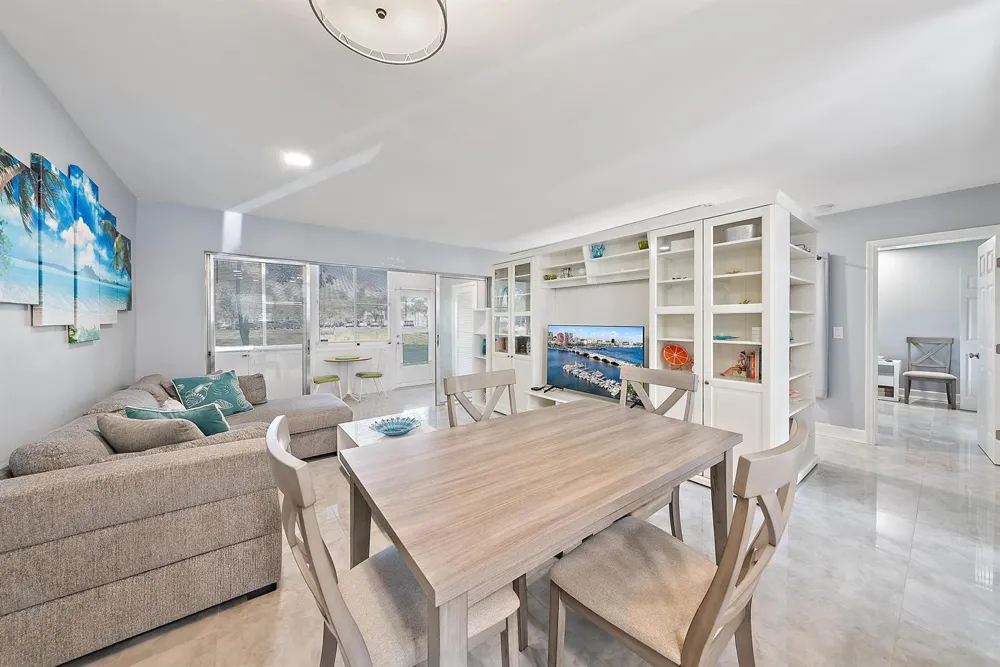 725 Lori Drive #111 Palm Springs, FL 33461