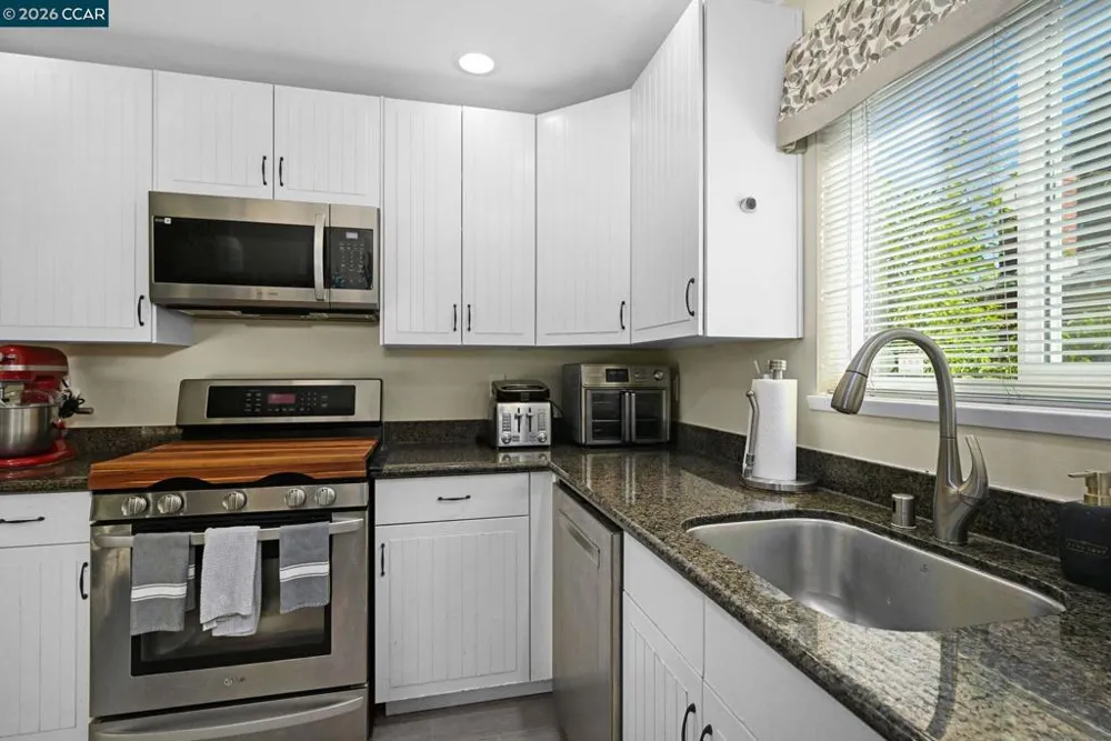 933 Santa Lucia Dr Pleasant Hill, CA 94523