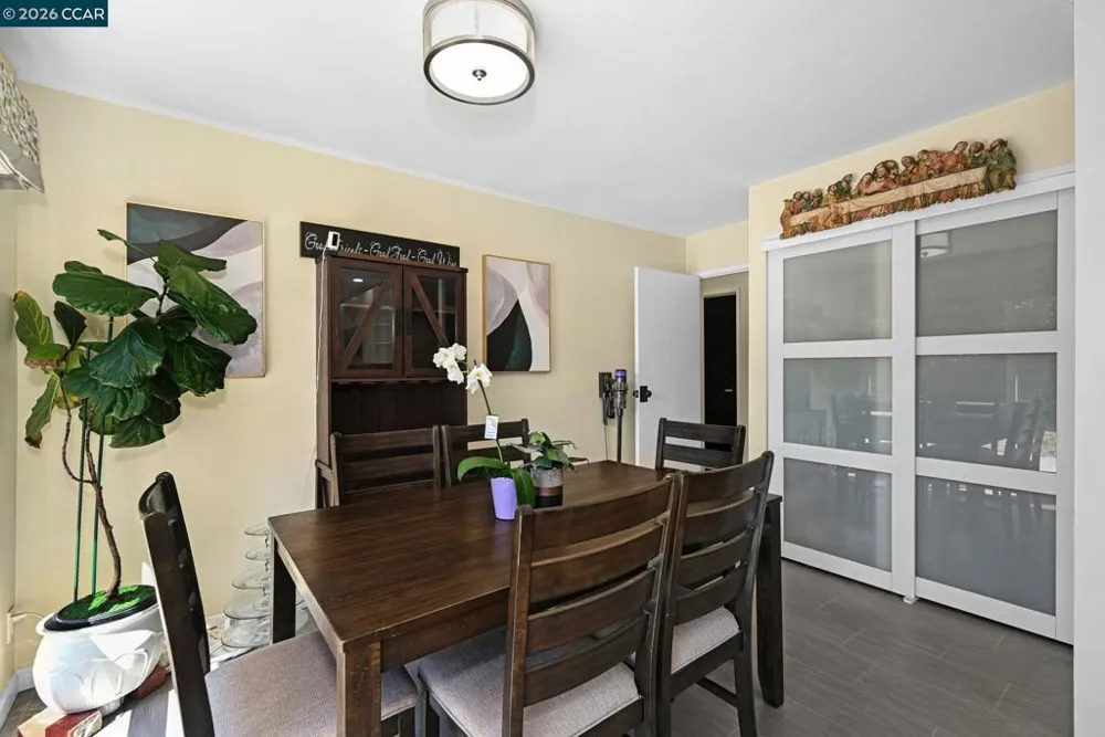 933 Santa Lucia Dr Pleasant Hill, CA 94523