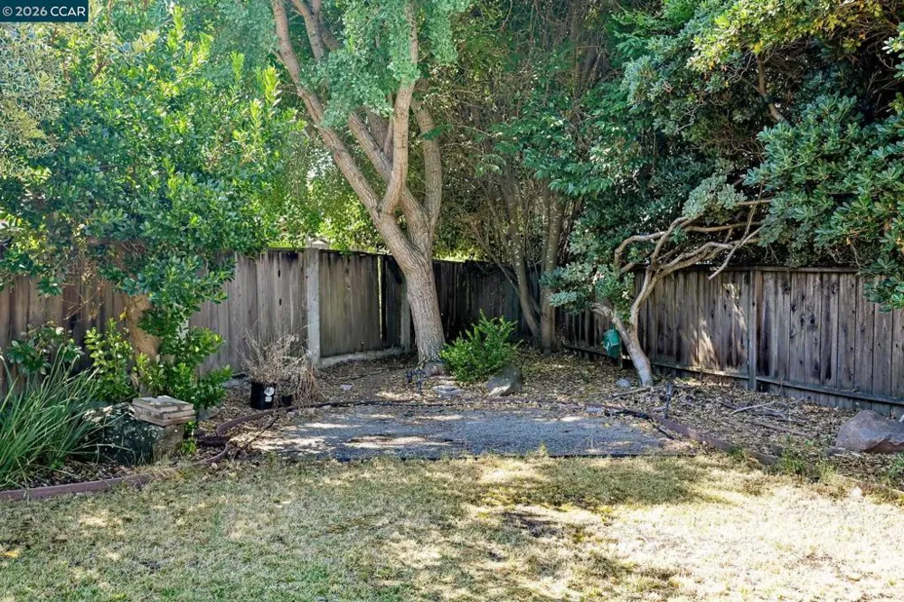 933 Santa Lucia Dr Pleasant Hill, CA 94523