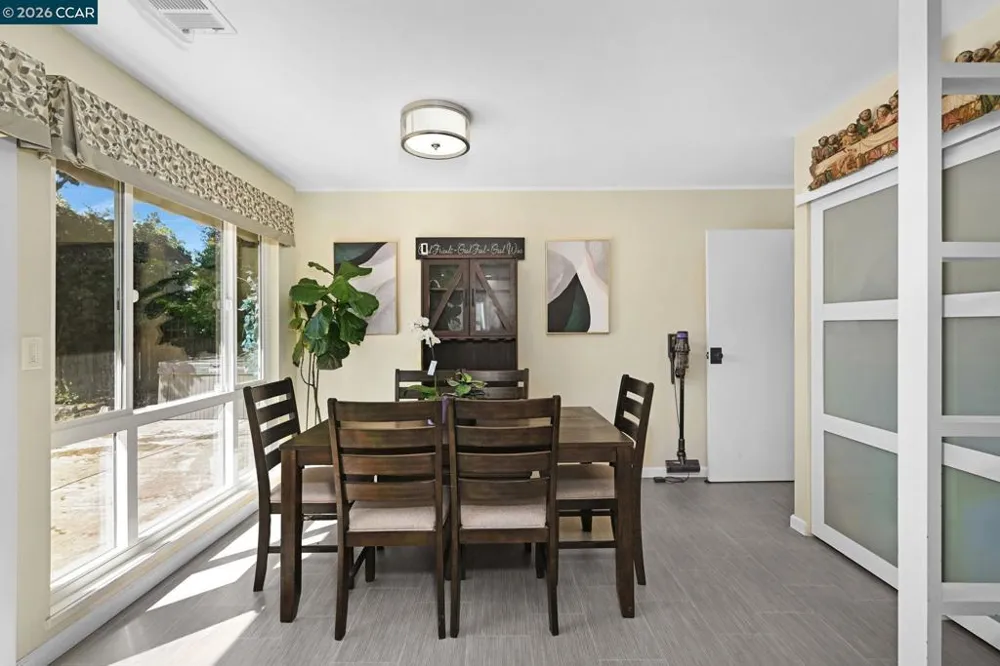 933 Santa Lucia Dr Pleasant Hill, CA 94523