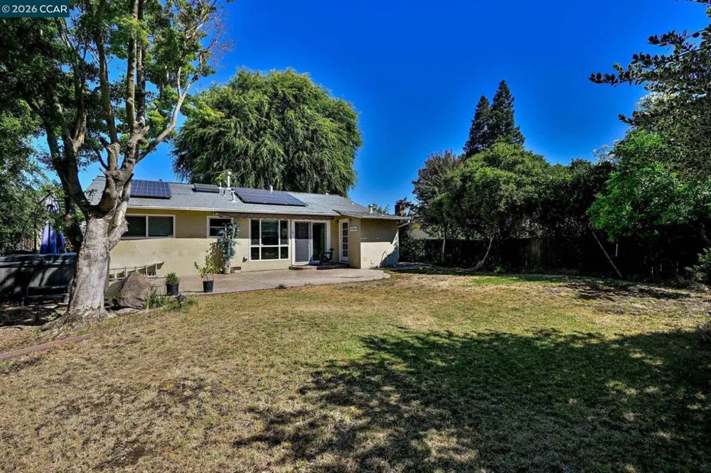 933 Santa Lucia Dr Pleasant Hill, CA 94523