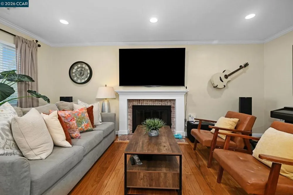 933 Santa Lucia Dr Pleasant Hill, CA 94523